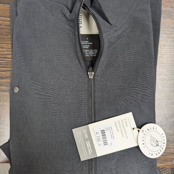 Vuori Men's Venture Track Jacket-in Black Linen - Picture 4 of 4